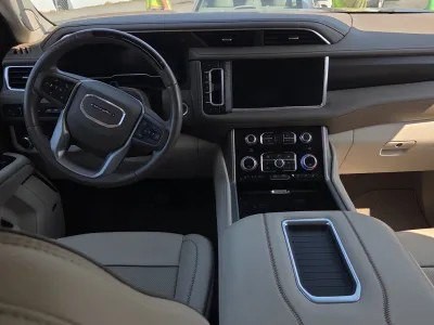 2023 GMC Yukon Image 8