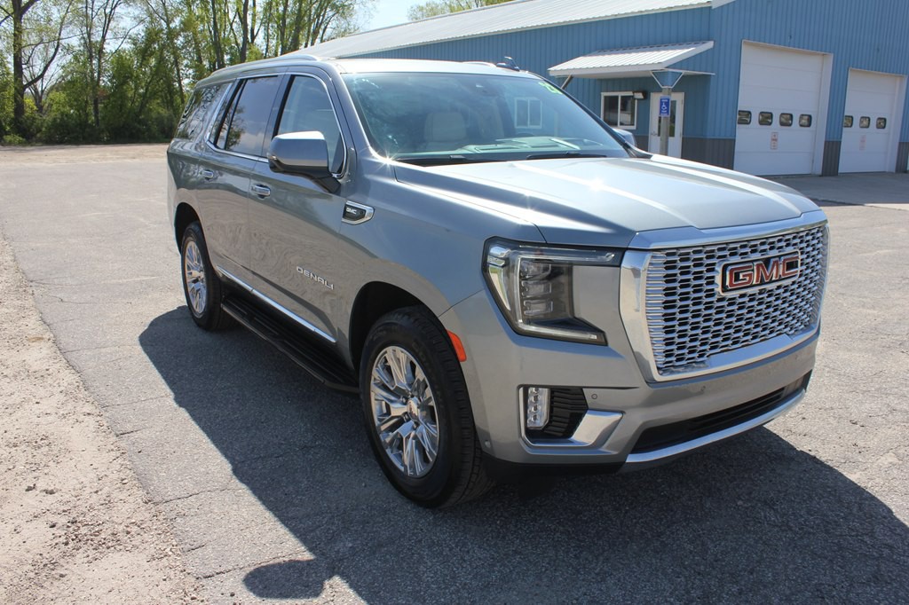 2023 GMC Yukon Image 3