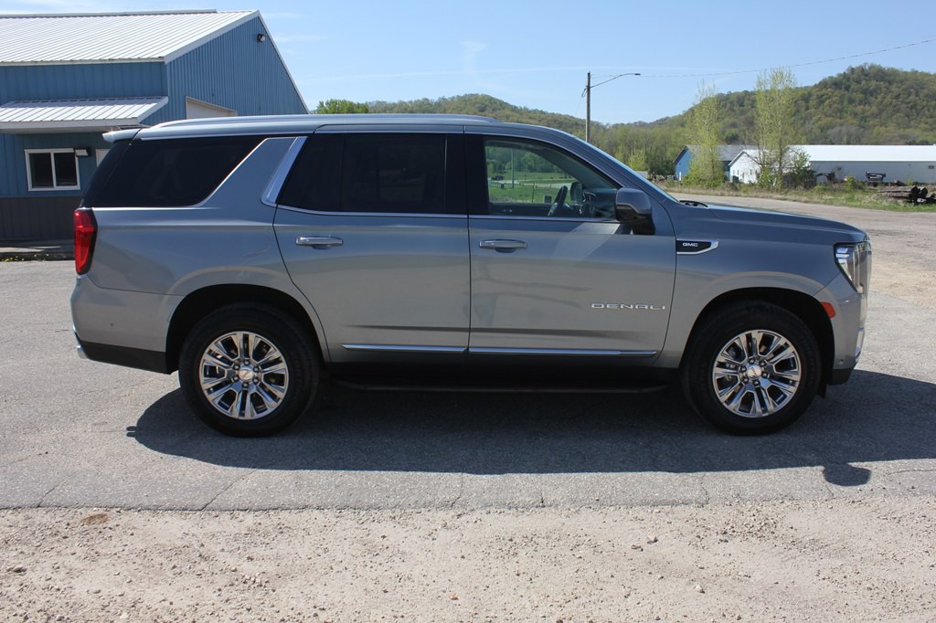 2023 GMC Yukon Image 4