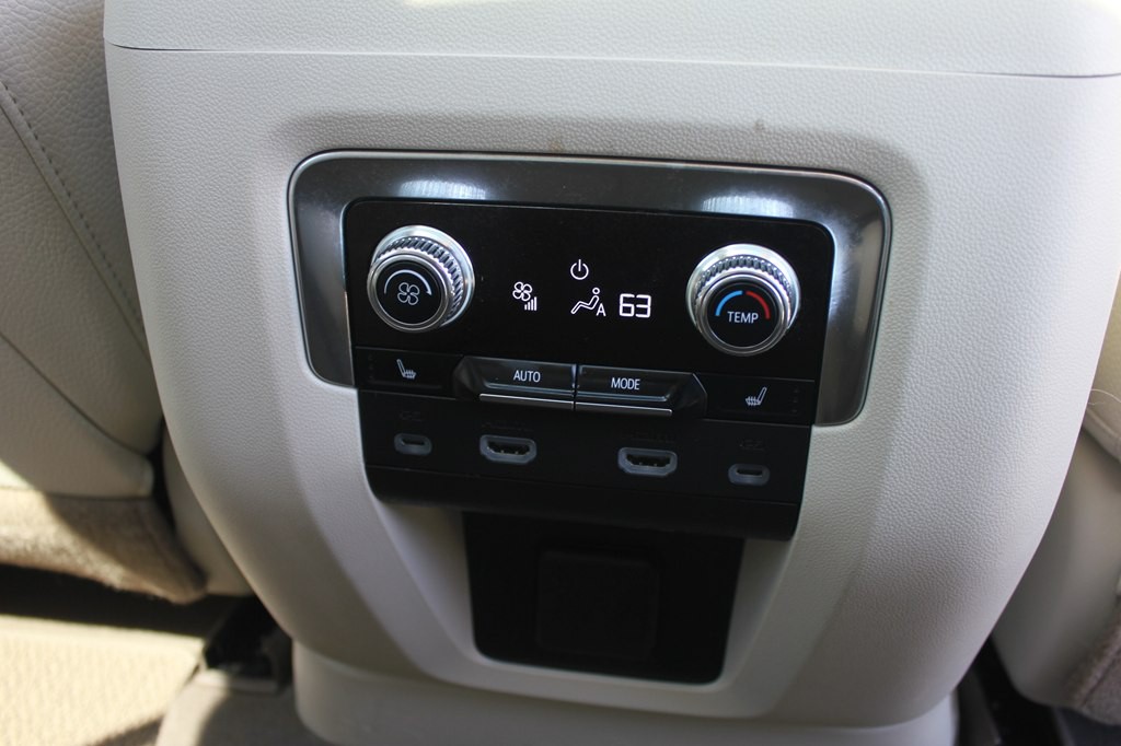 2023 GMC Yukon Image 35