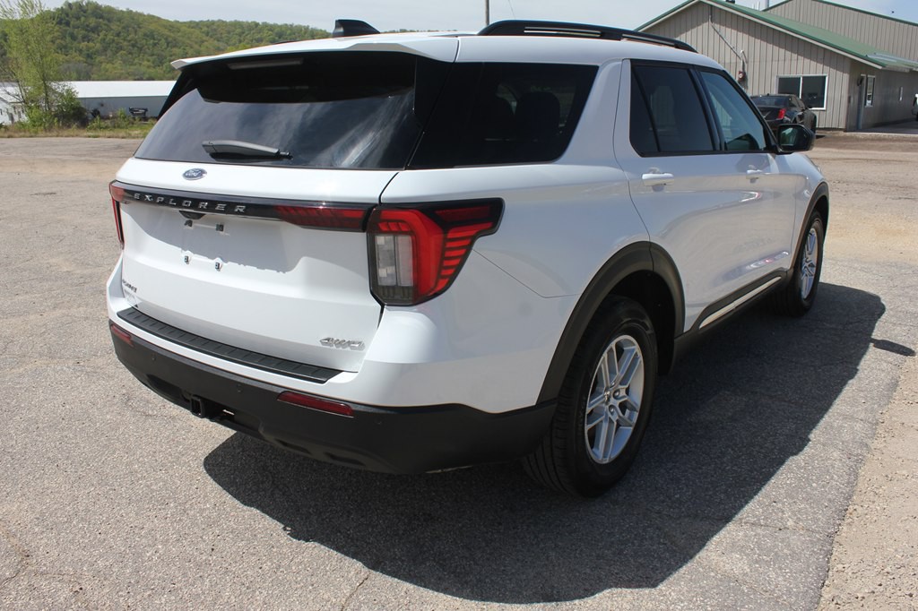 2025 Ford Explorer Image 5
