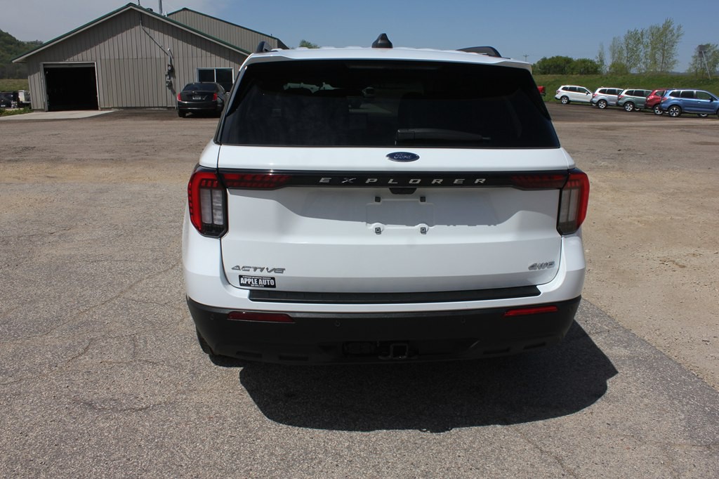 2025 Ford Explorer Image 6