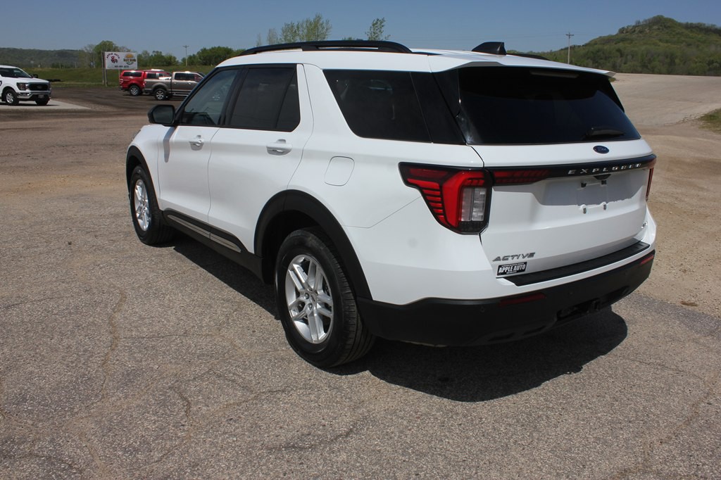 2025 Ford Explorer Image 7