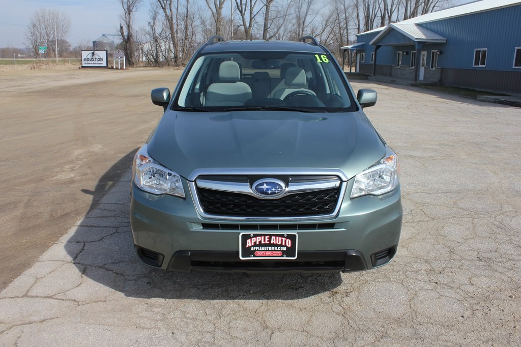 2016 Subaru Forester Image 2