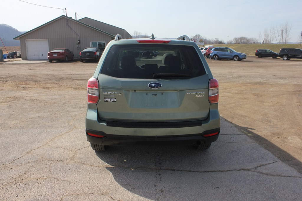 2016 Subaru Forester Image 6