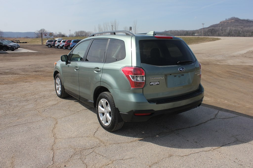 2016 Subaru Forester Image 7