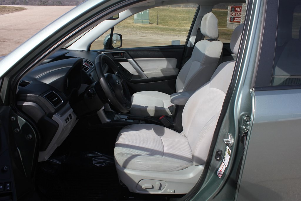 2016 Subaru Forester Image 32