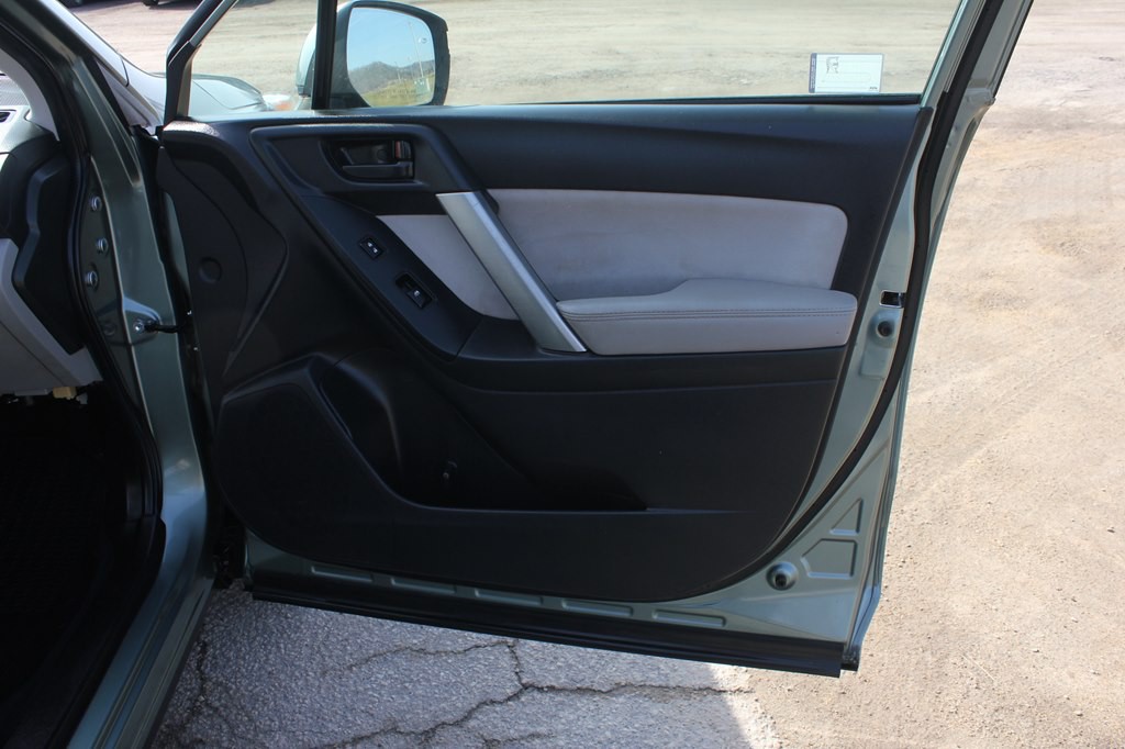 2016 Subaru Forester Image 34