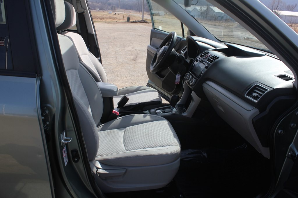 2016 Subaru Forester Image 35