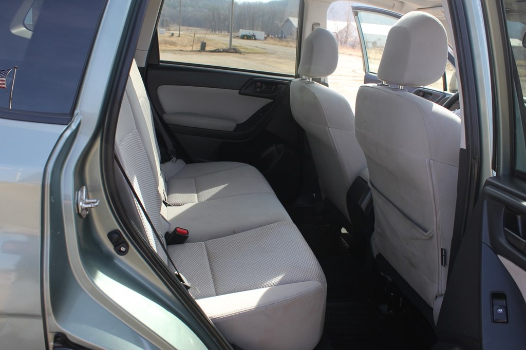 2016 Subaru Forester Image 38