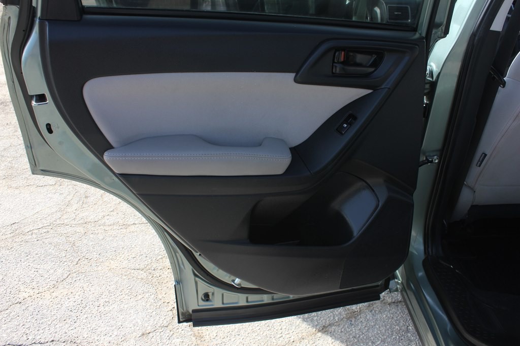 2016 Subaru Forester Image 39