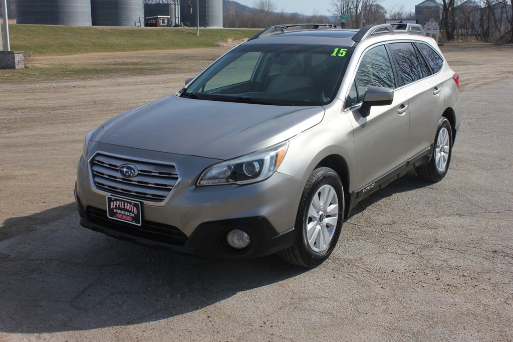 2015 Subaru Outback Image 1