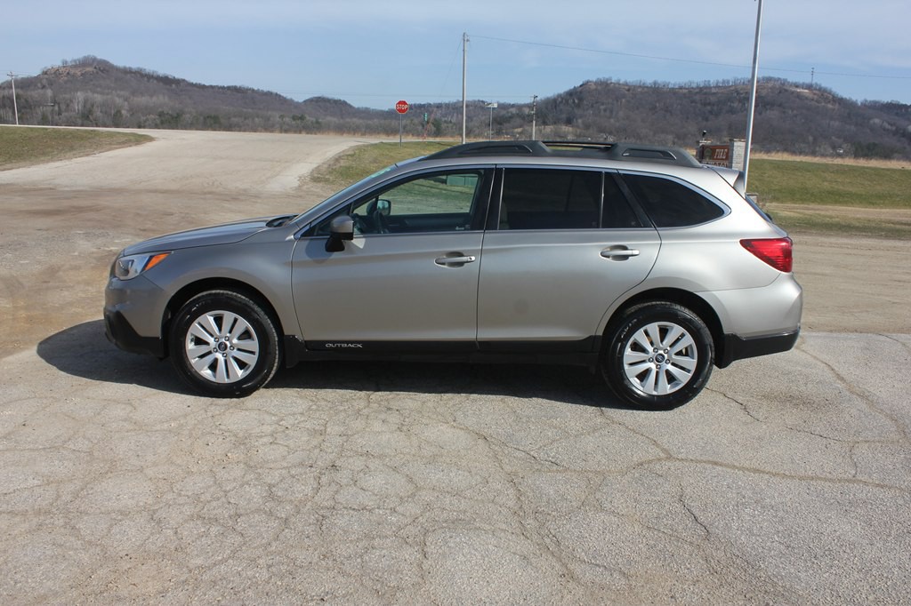 2015 Subaru Outback Image 8