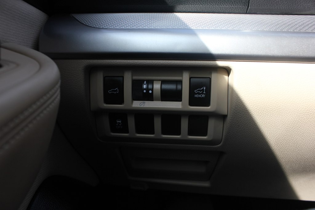 2015 Subaru Outback Image 17