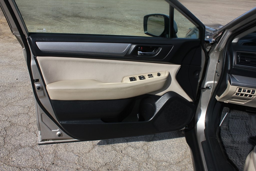 2015 Subaru Outback Image 28