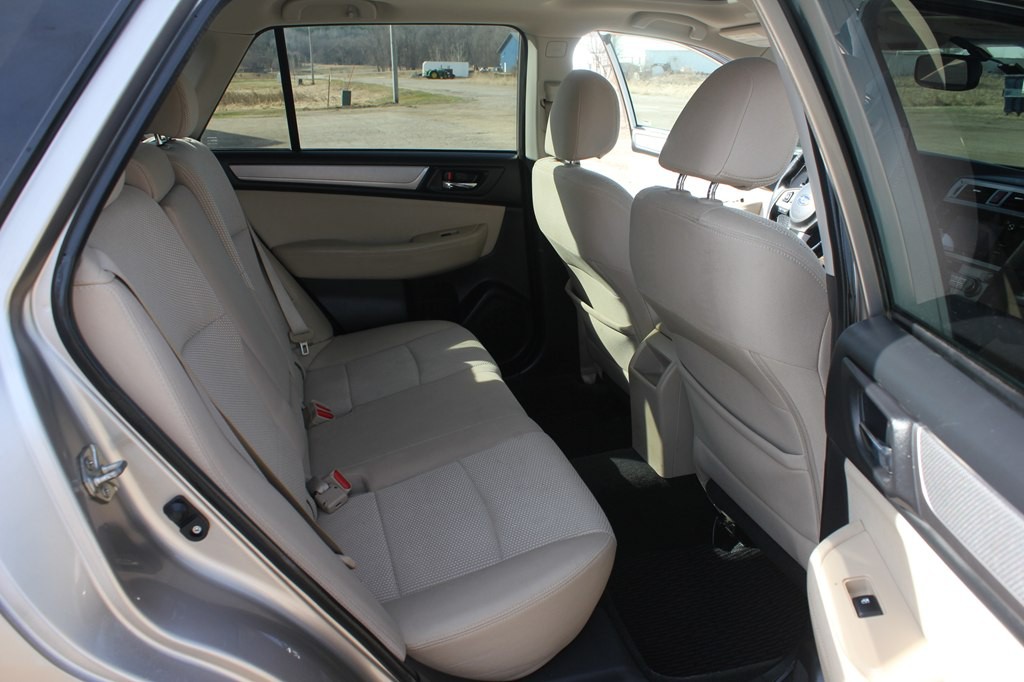 2015 Subaru Outback Image 37