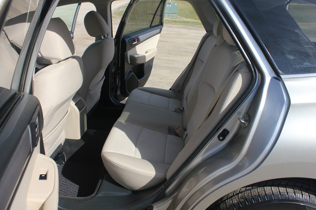 2015 Subaru Outback Image 39