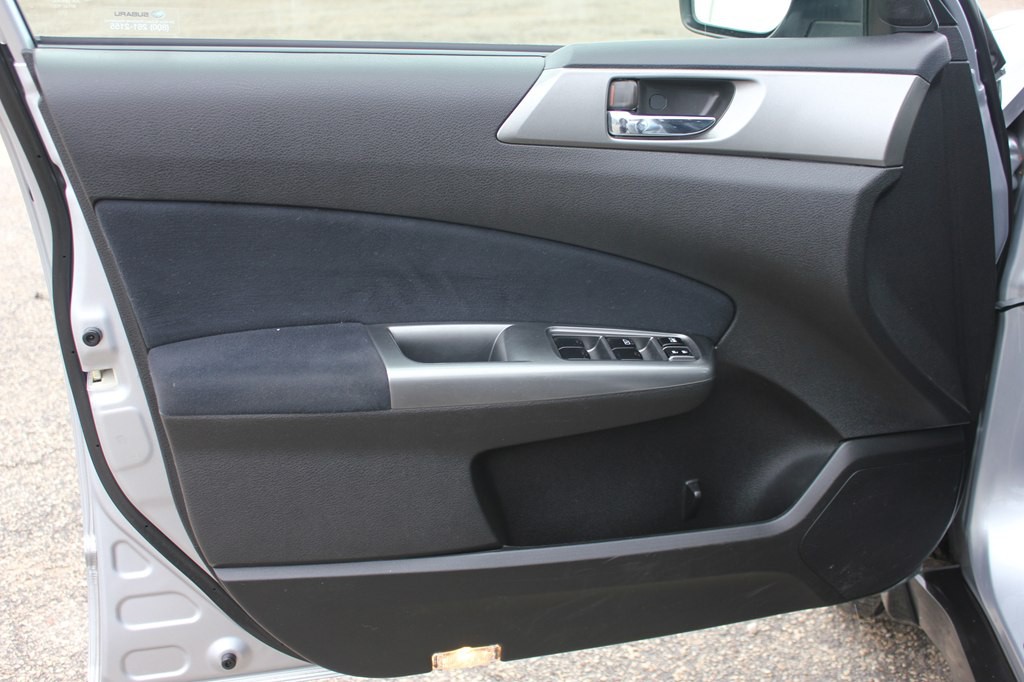 2011 Subaru Forester Image 9