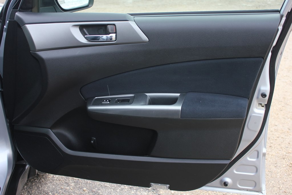 2011 Subaru Forester Image 35