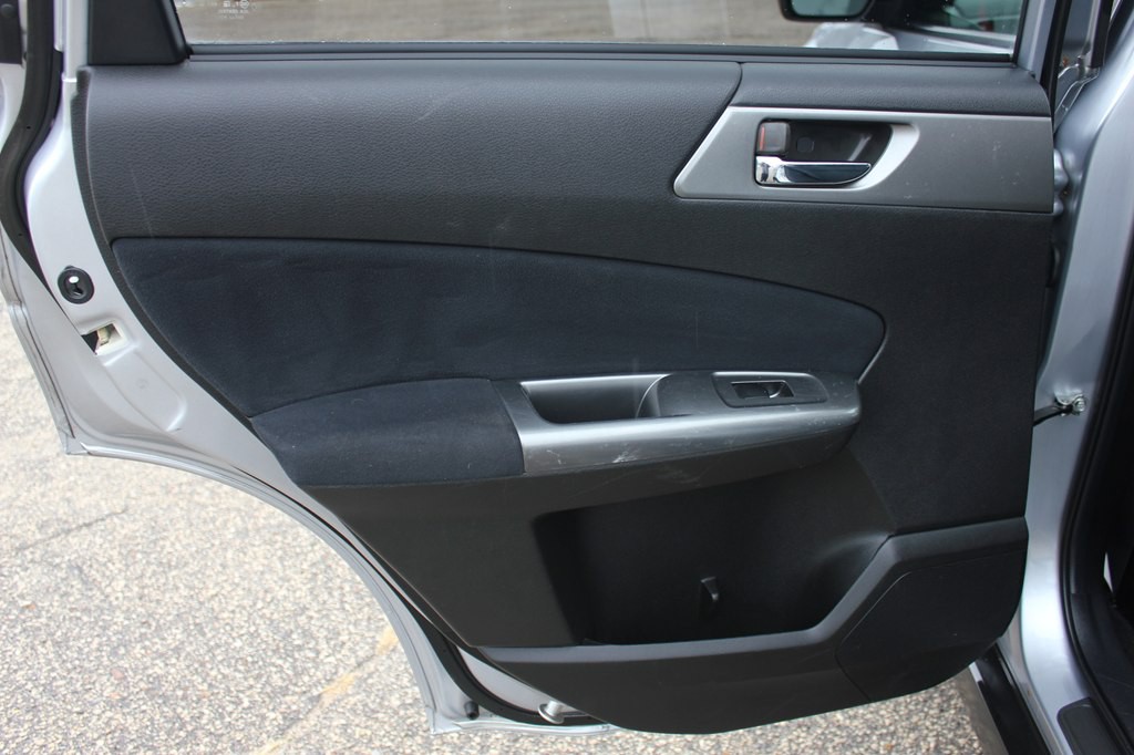 2011 Subaru Forester Image 40
