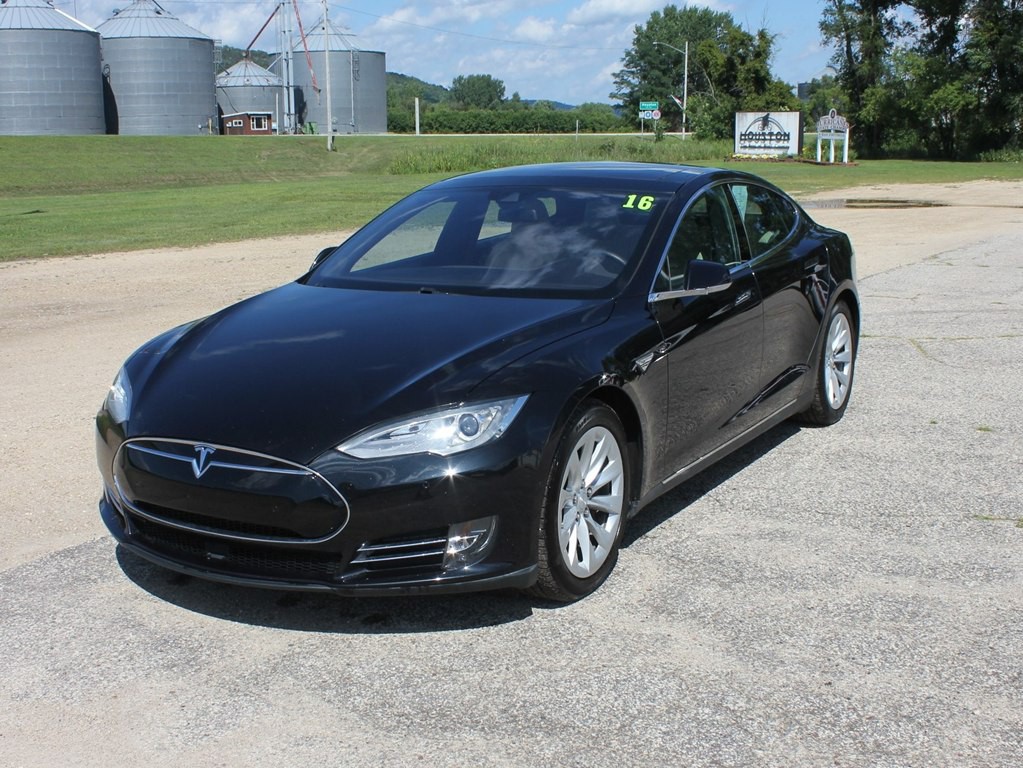 2016 Tesla Model S Image 1