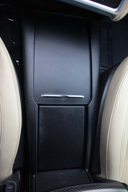 2016 Tesla Model S Image 18