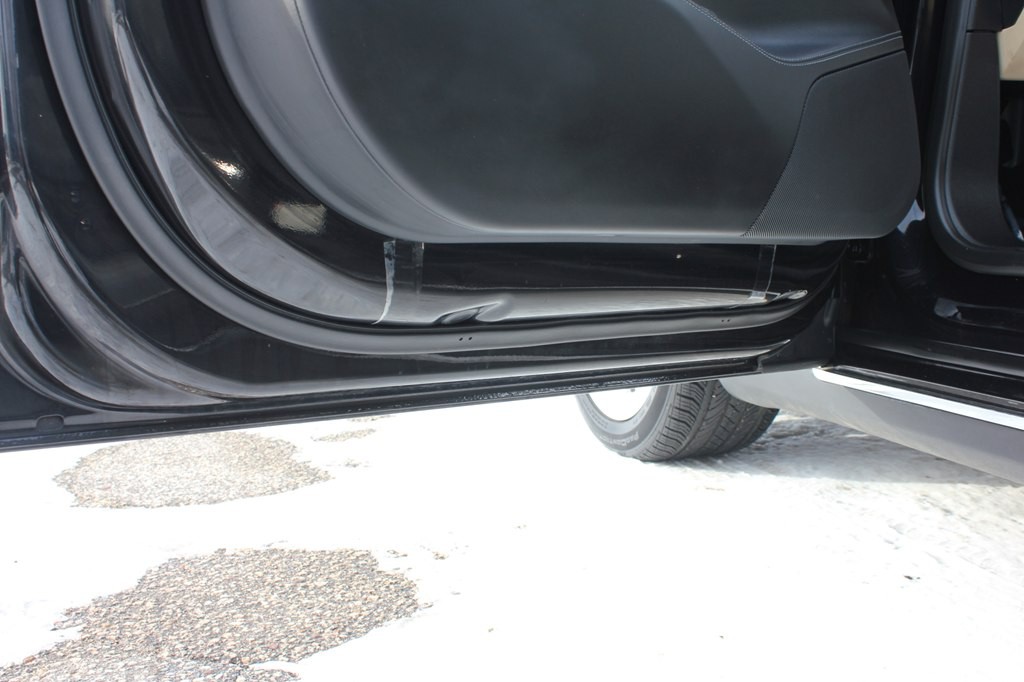 2016 Tesla Model S Image 35