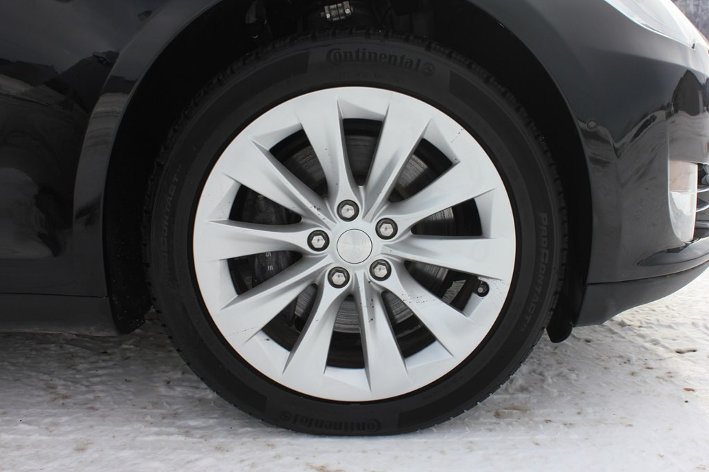 2016 Tesla Model S Image 42