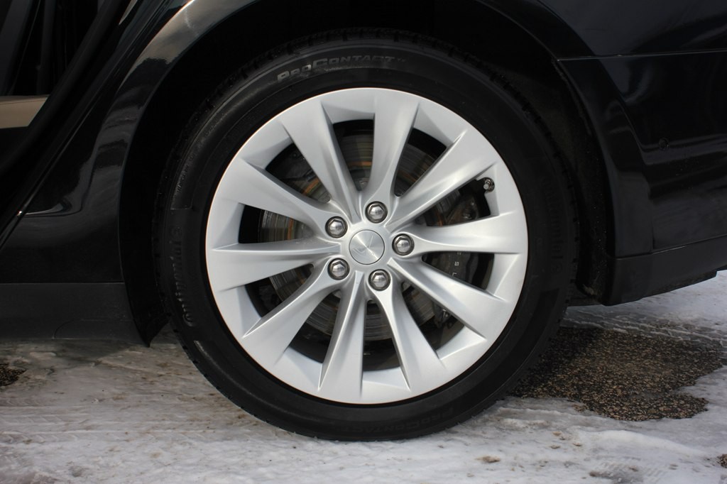 2016 Tesla Model S Image 44