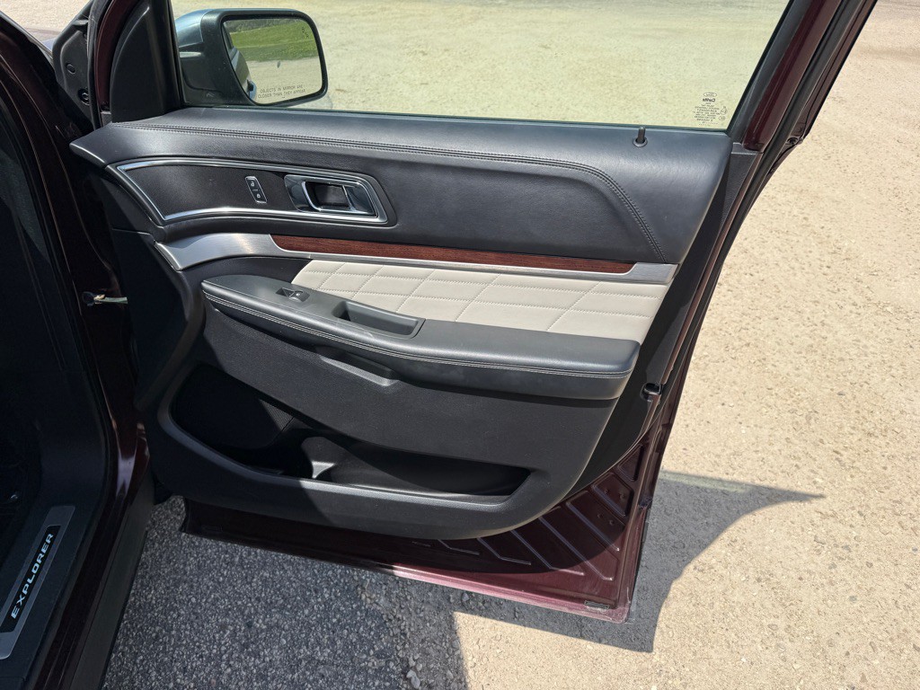 2018 Ford Explorer Image 31