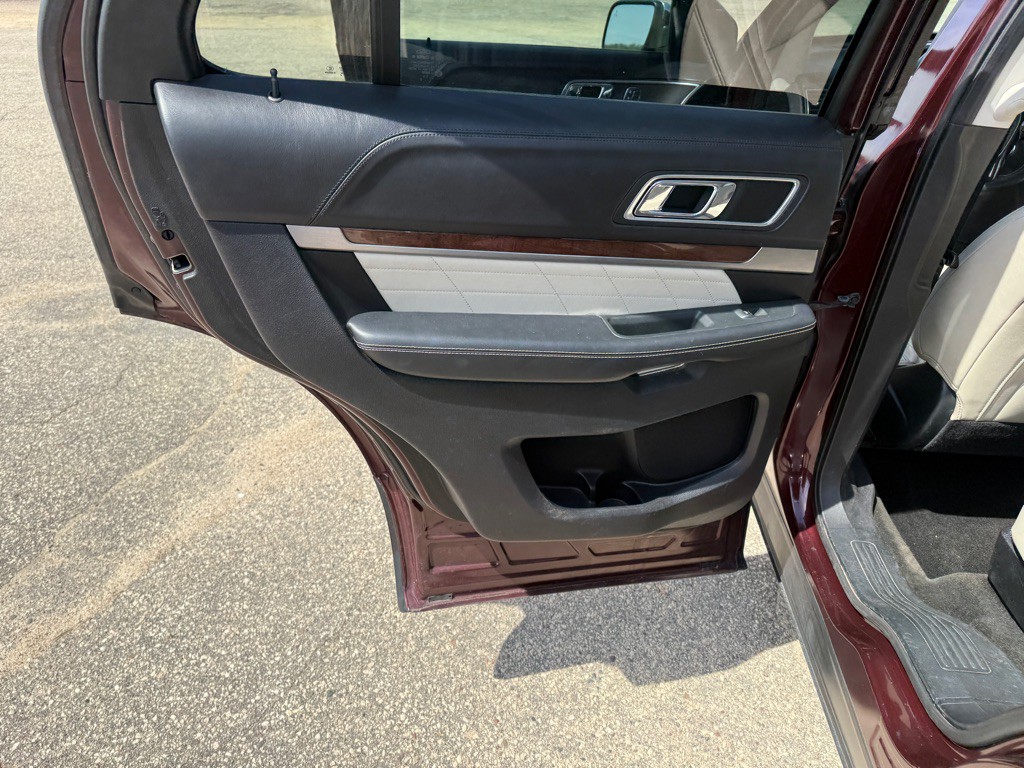 2018 Ford Explorer Image 38