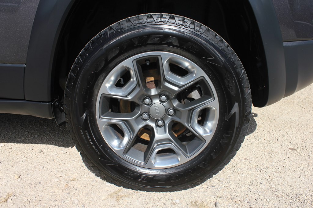 2019 Jeep Cherokee Image 47
