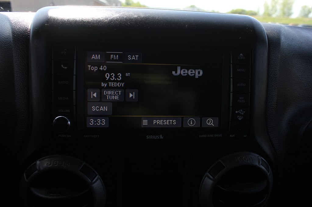 2015 Jeep Wrangler Image 16