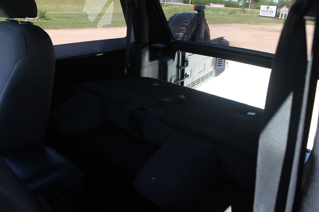 2015 Jeep Wrangler Image 32