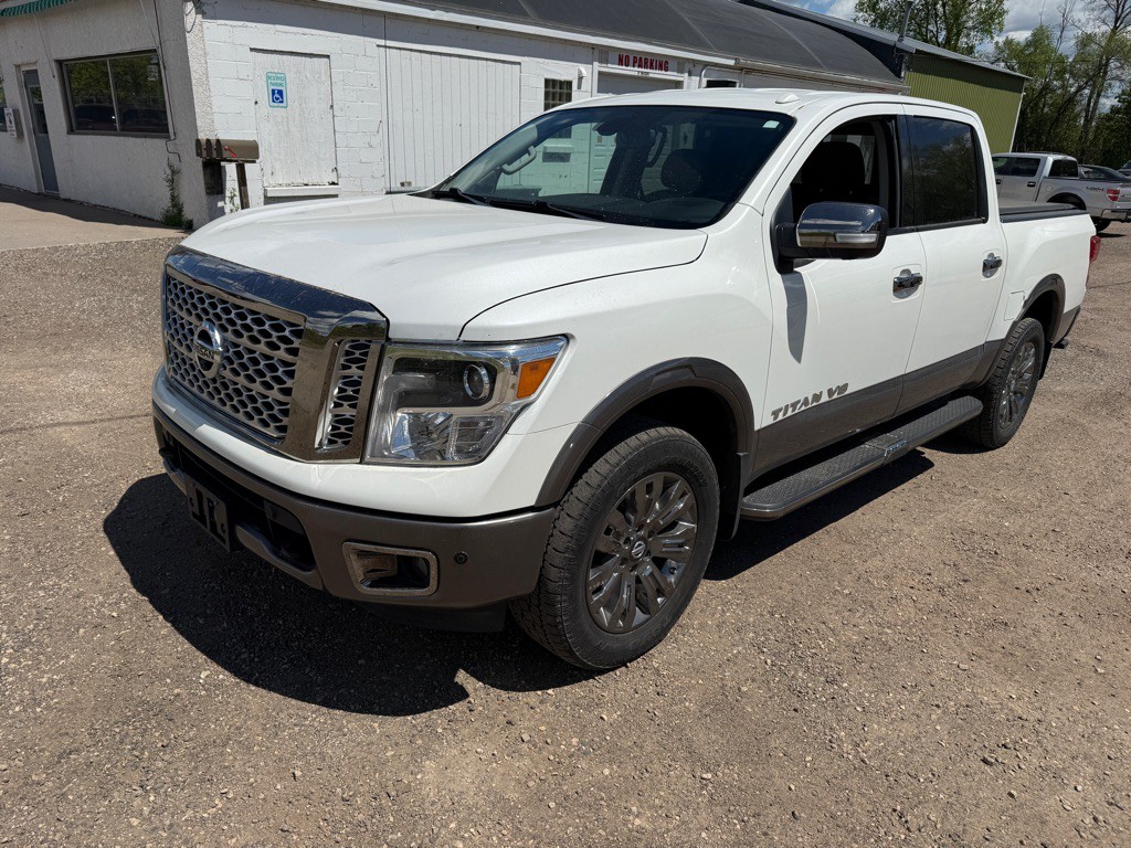 2019 Nissan Titan Image 1