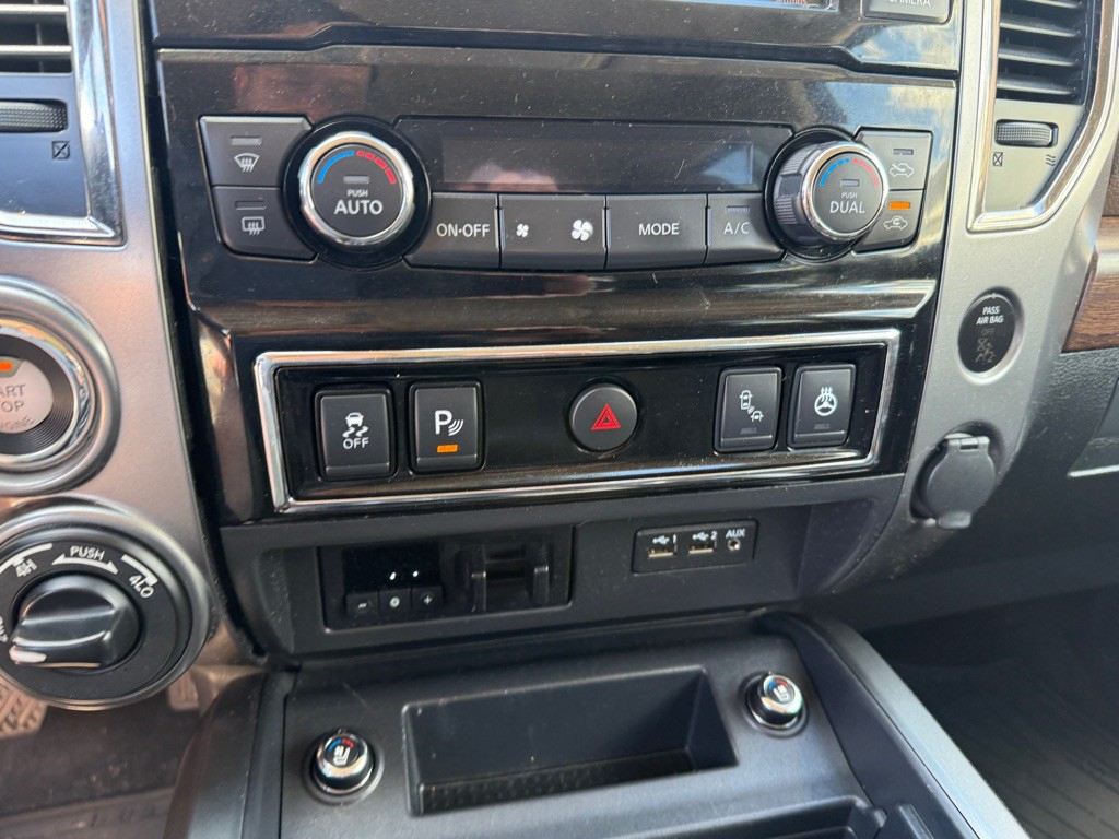 2019 Nissan Titan Image 15