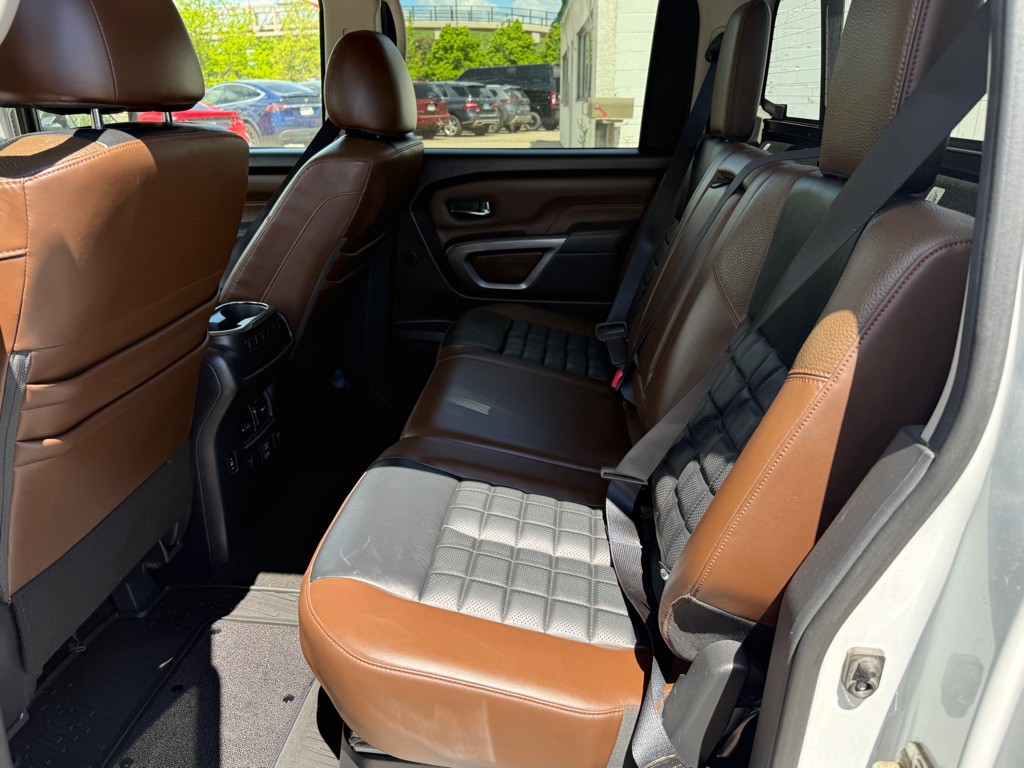 2019 Nissan Titan Image 18