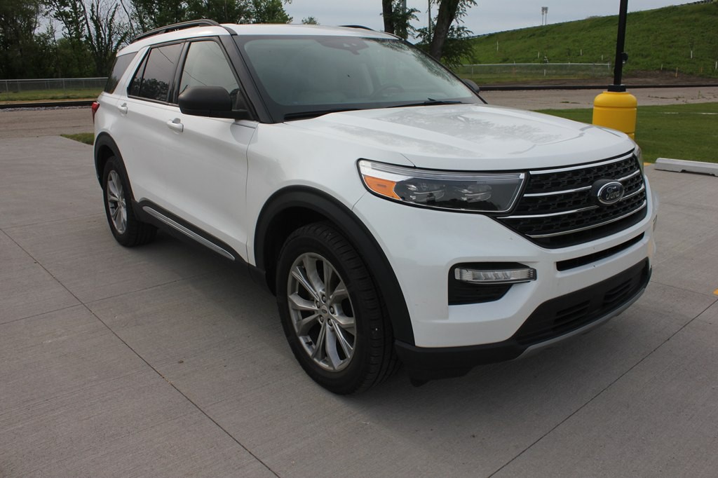 2020 Ford Explorer Image 2
