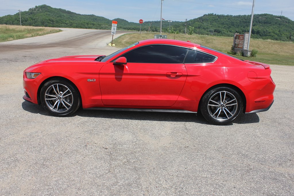 2017 Ford Mustang Image 8