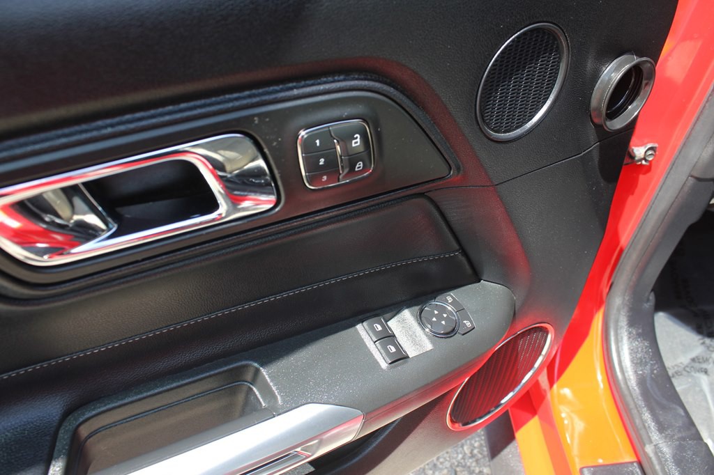 2017 Ford Mustang Image 27