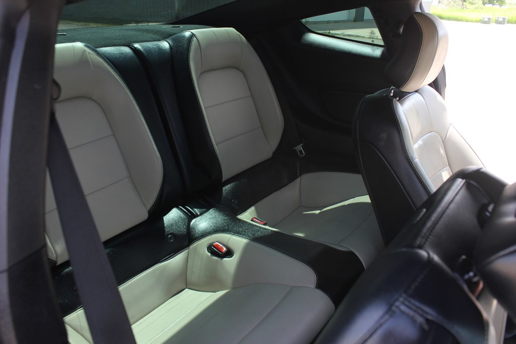 2017 Ford Mustang Image 33