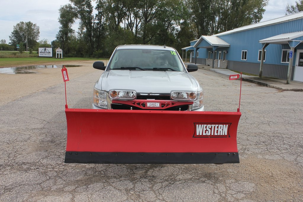 2010 Chevrolet Silverado 1500 Image 2