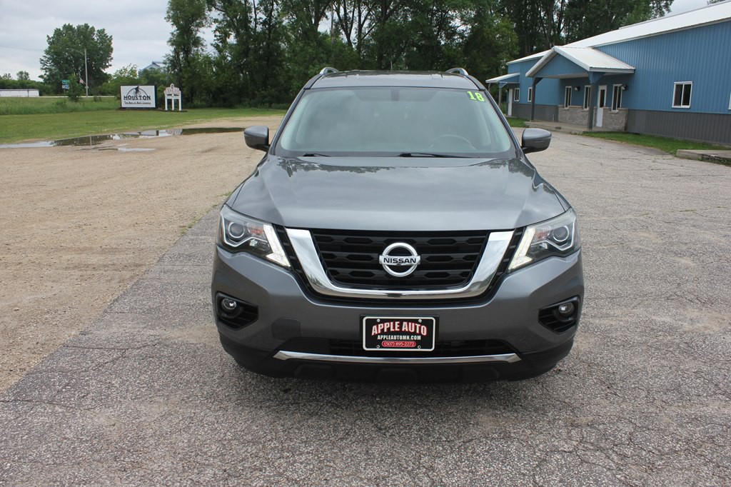 2018 Nissan Pathfinder Image 2