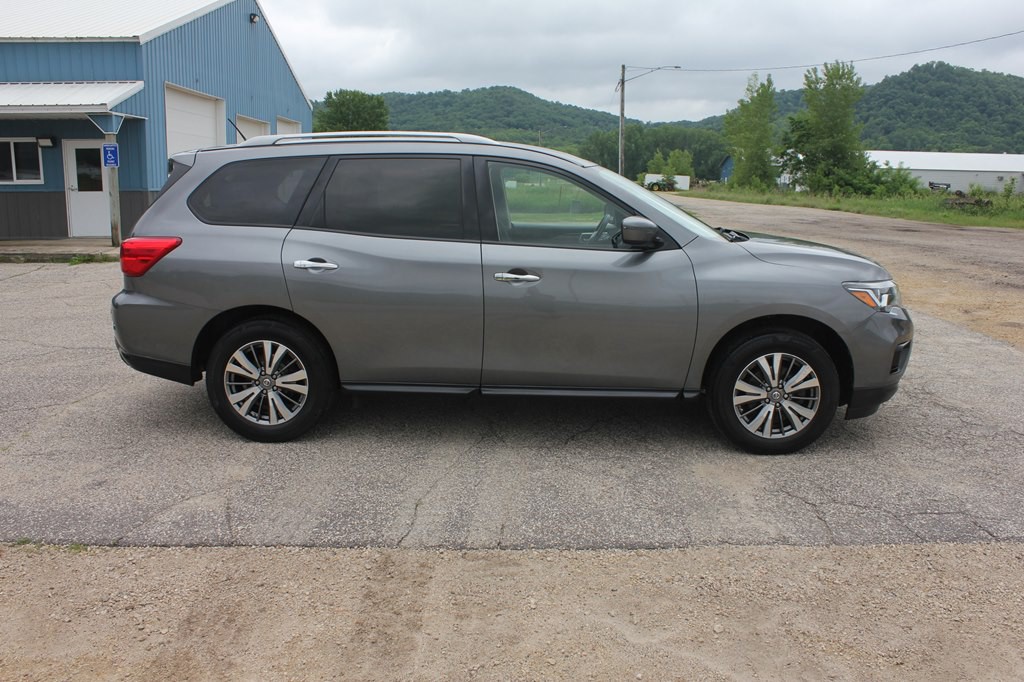 2018 Nissan Pathfinder Image 4