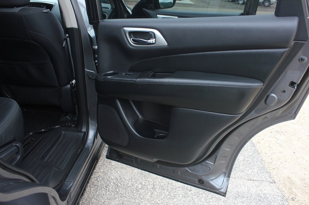 2018 Nissan Pathfinder Image 36