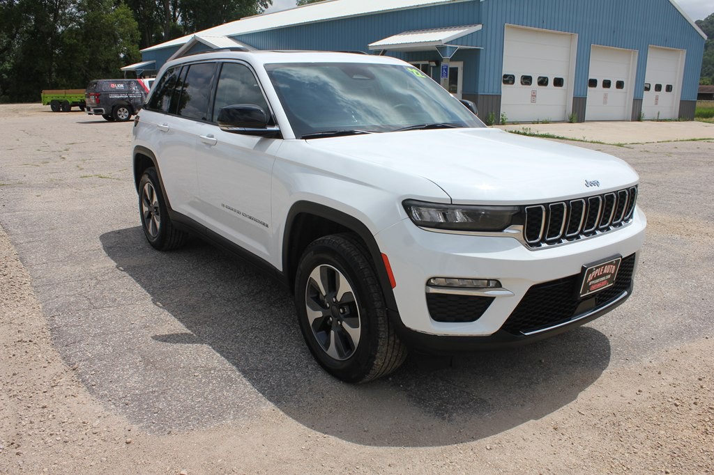 2022 Jeep Grand Cherokee Image 3