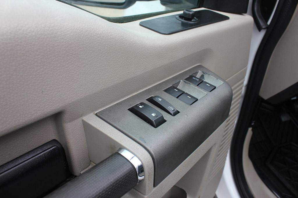 2008 Ford F-350 Image 24