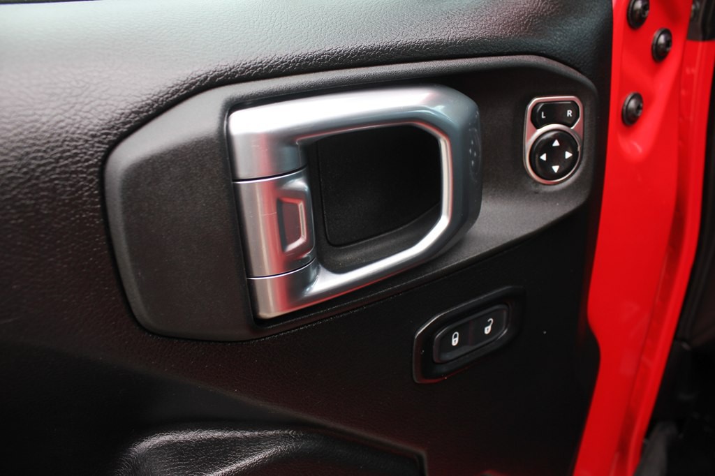 2023 Jeep Wrangler Image 25