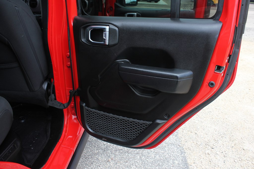 2023 Jeep Wrangler Image 32