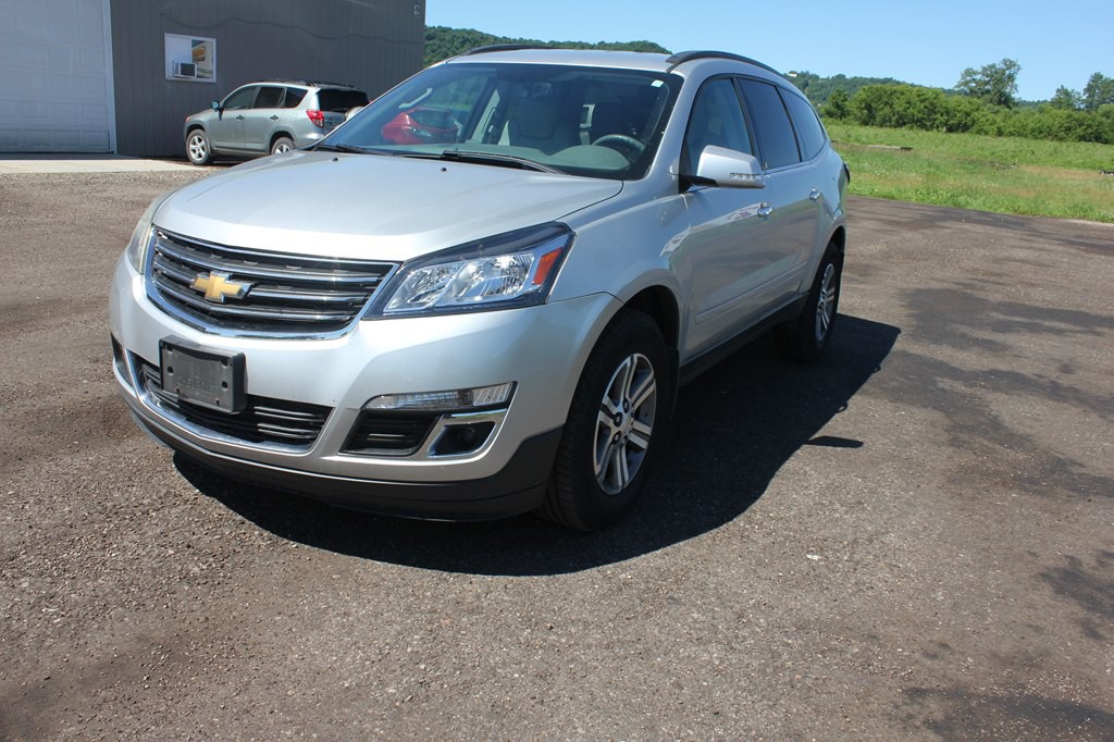 2015 Chevrolet Traverse Image 1